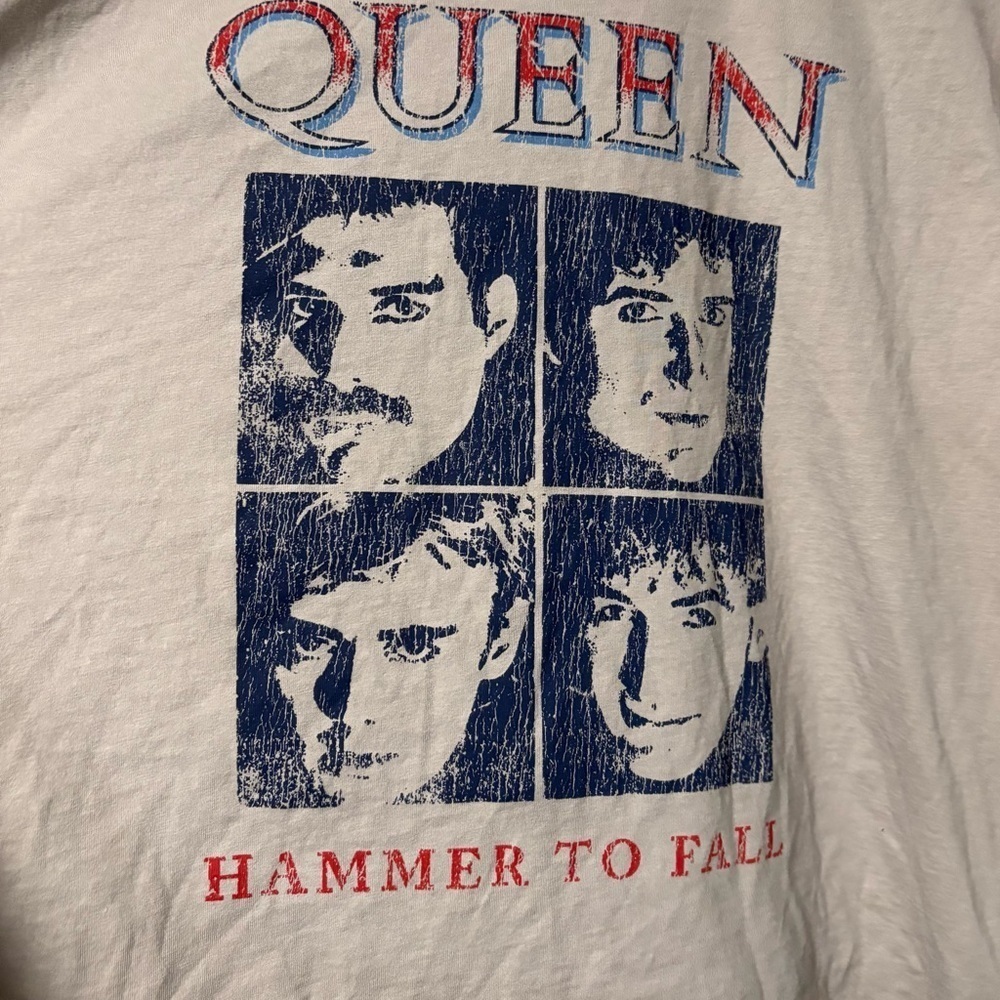 Queen Tee - Picture 4 of 5
